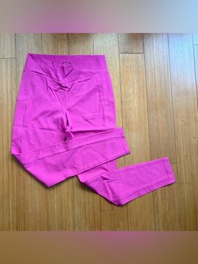 art class Bright Magenta Tee